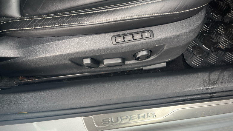 Skoda Superb 1.5 TSI SE Technology 5dr Petrol Hatchback